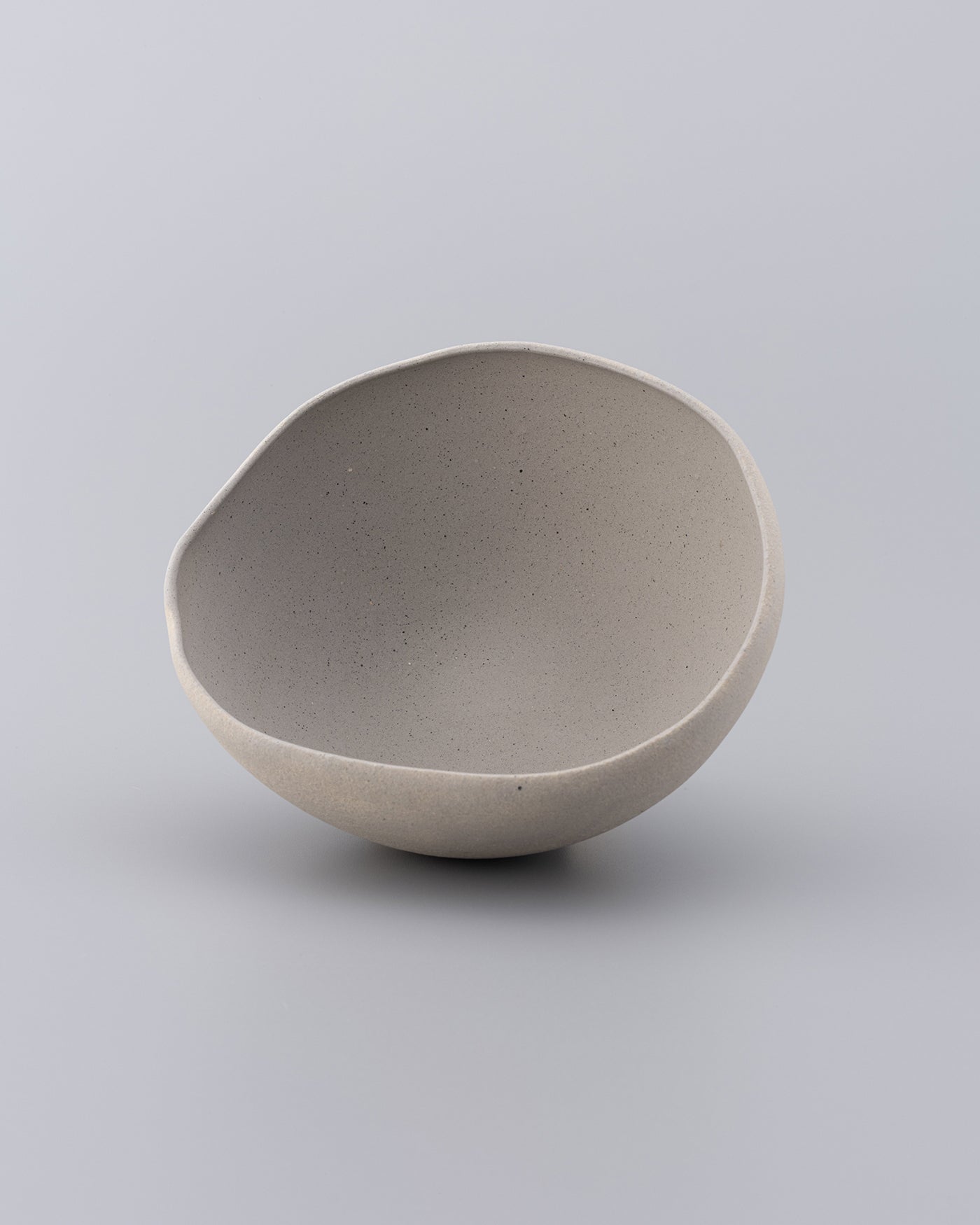 渡辺隆之 鉢M 灰 16cm 01