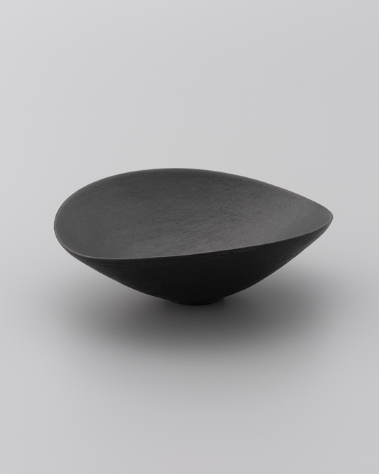 小野澤弘一 KUROたわみ鉢